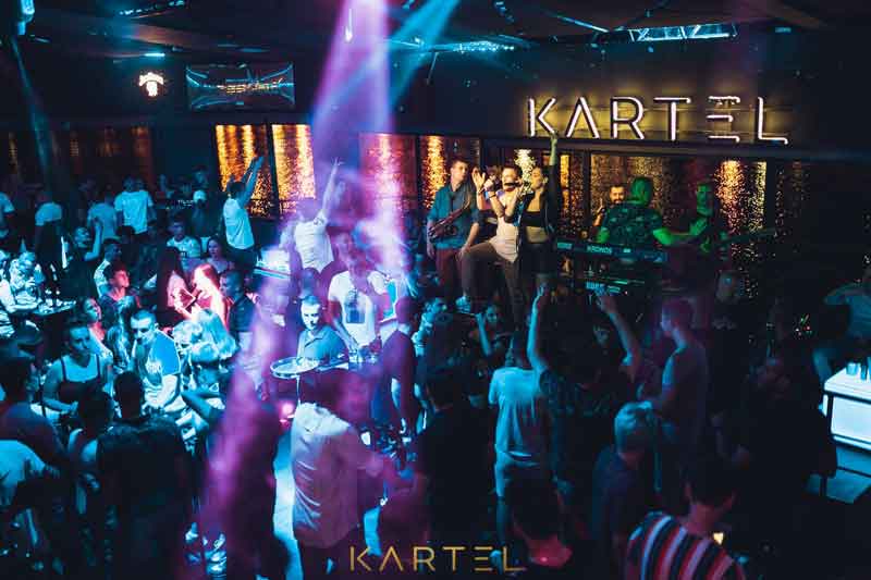 Provedite četvrtak na splavu Kartel