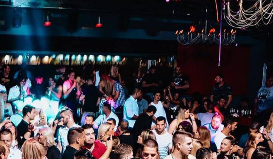 Doživite neponovljive žurke na Splavu Na Vodi Kafana