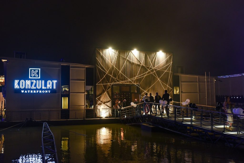 Budite deo ludih žurki do zore na Splavu Konzulat Waterfront