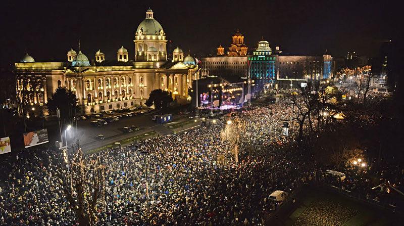Doček Nove godine na Trgu u Beogradu