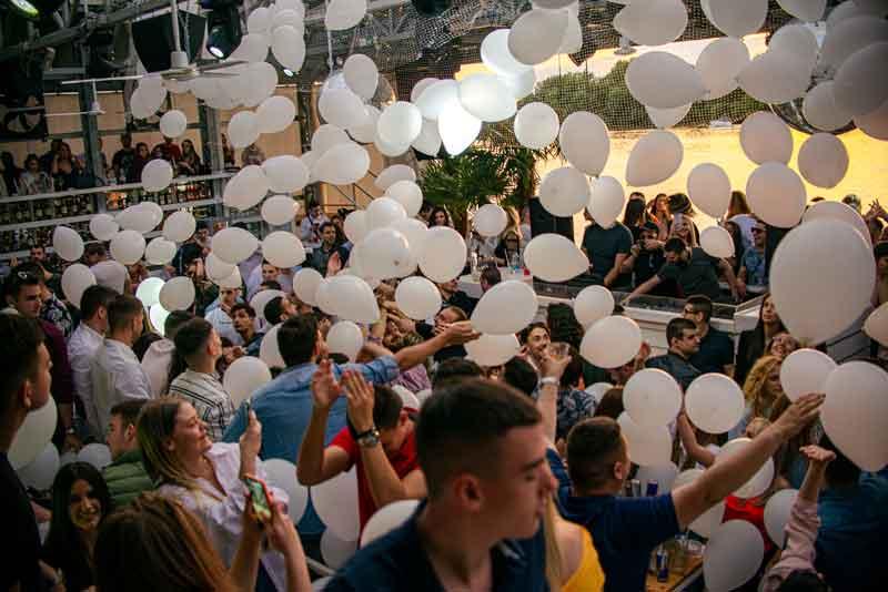 Fantastično otvaranje na splavu Lasta