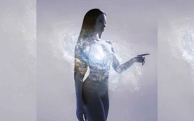 Elena – Svemir
