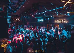 Spektakl na splavu Kartel se nastavlja