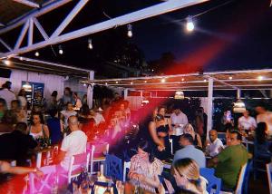 Mala plava vrata za veliki i dobar provod