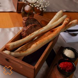 Restoran Cross on The Kej 