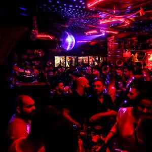 Ben Akiba White Lounge 