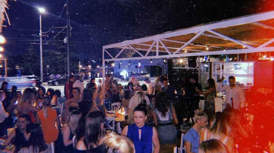 restoran Mala plava vrata srpska Nova godina