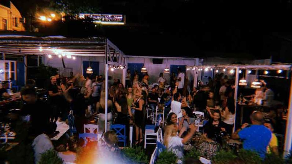 restoran Mala plava vrata srpska Nova godina