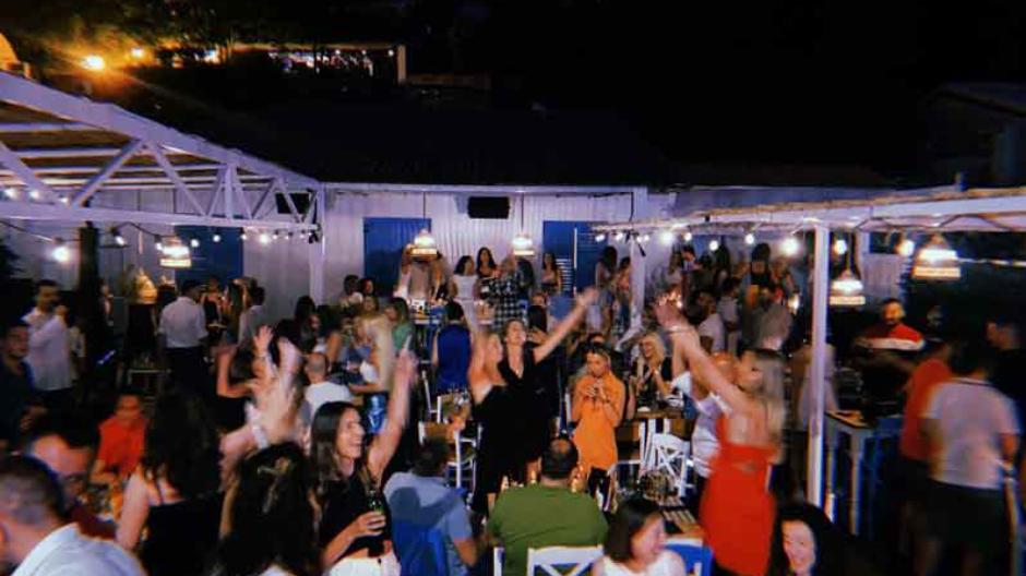 restoran Mala plava vrata srpska Nova godina