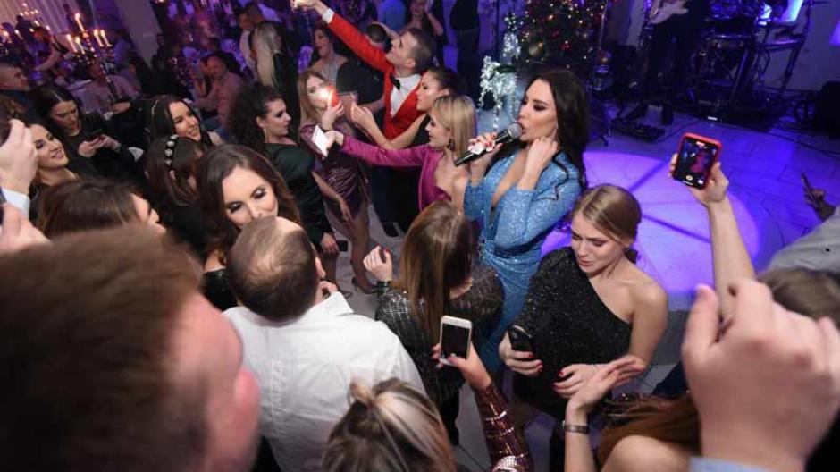 klub azzaro  nova godina
