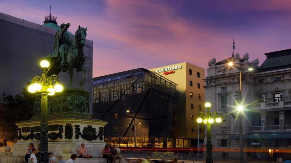 courtyard marriott nova godina
