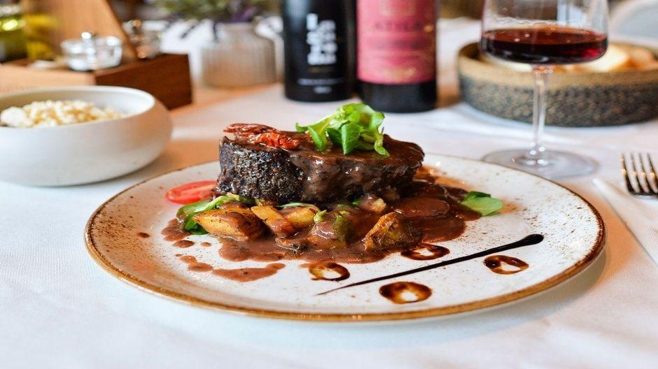 tradicija nacionalni restoran nova godina