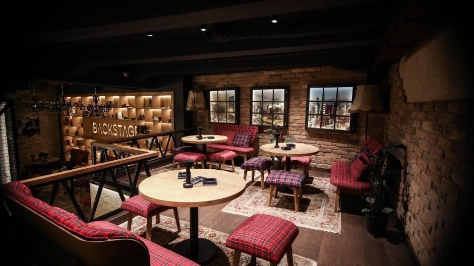 Backstage bar repriza Nove godine