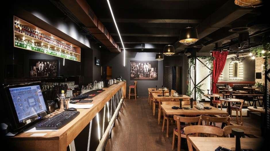 Backstage bar repriza Nove godine